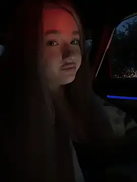Milaa_sun - destroy pussy w/fingers +open door WC 🚽