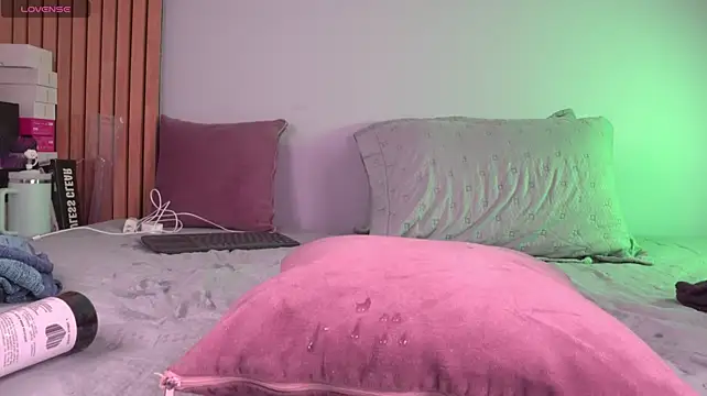 Mia-reeves - domi long dildo and big plug in ass