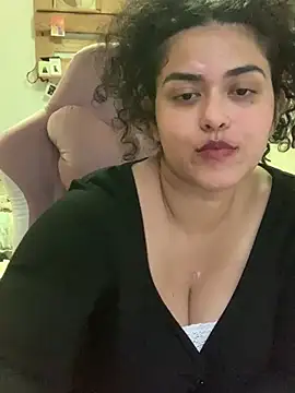 Curvydesifromgermany - Oil on tits