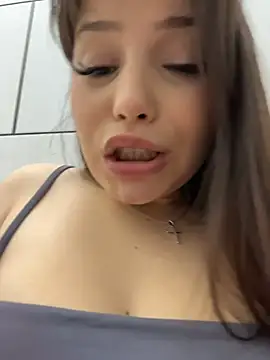 Chloe__Moon - to knock on a neighbor's door