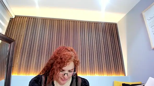 Ebbafernandez_ - Legs Open + Pussy Play 🔥