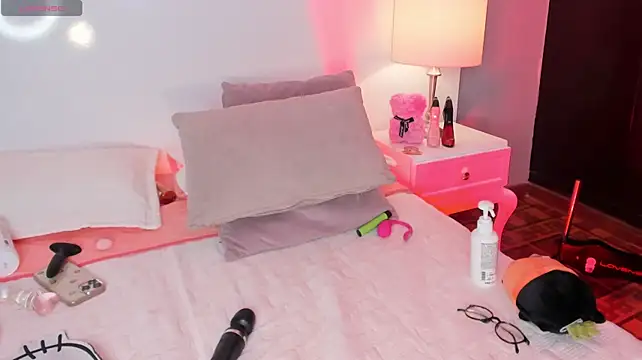 Emily_robertss1 - domi in ass
