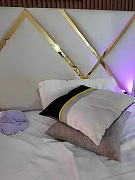 AlinnaRosee_ - they discolour my anus