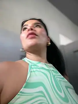 Issane_Peru - Off my top and show pussy