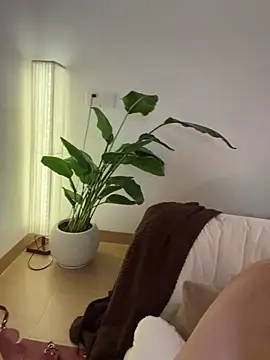 DouDou-- - 🤤阿黑颜表情+晃动的美乳双手举高高漏腋窝30秒 