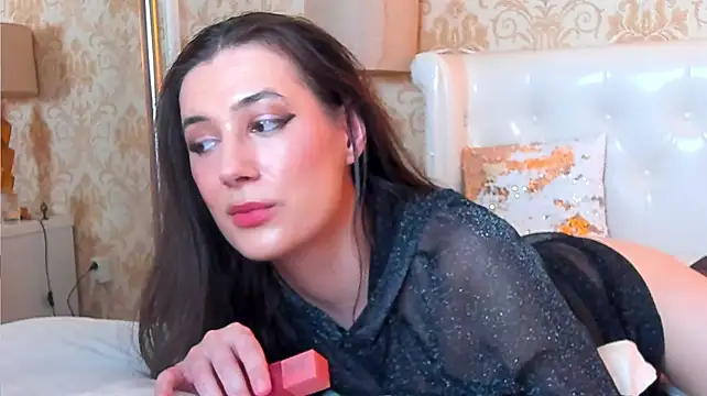 JuliaHunts - Topless Tease !