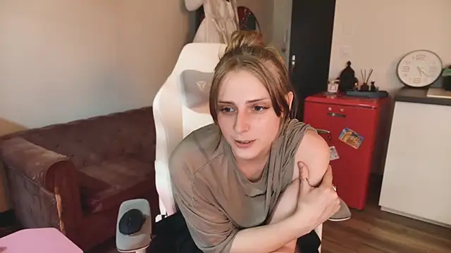 Celeste_Off - Blowjob ou doigts pussy