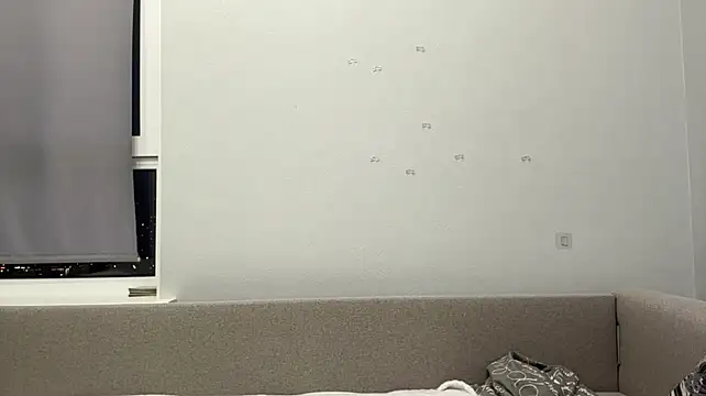 LisaPorse - show belly + cute wink