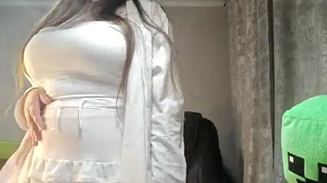 SelectedBrig - Tease my boobs <3