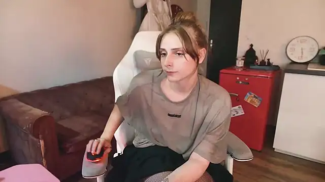 Celeste_Off - Blowjob ou doigts pussy