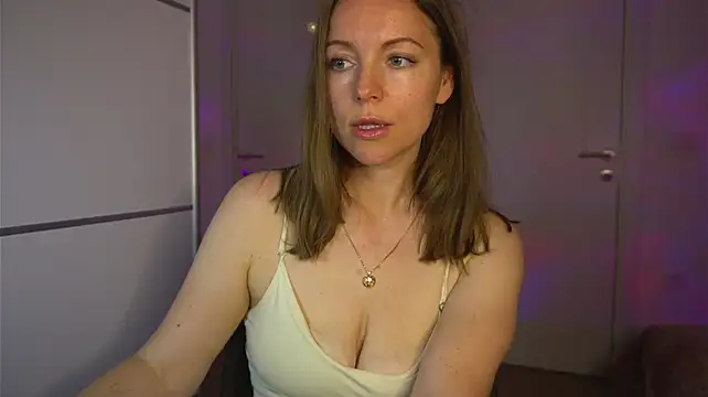 Cocosweetty - Naked for 10 min