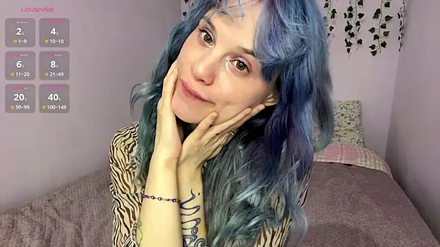 Lili_pup - Take off vest and squeze titties