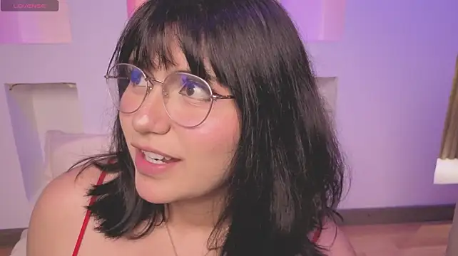 SaraLyynn - spread my asshole