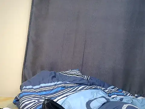 Horny_scarlet_dais