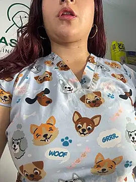 Nahomy_benet - COVER FACE WITH MILK IN THE VET