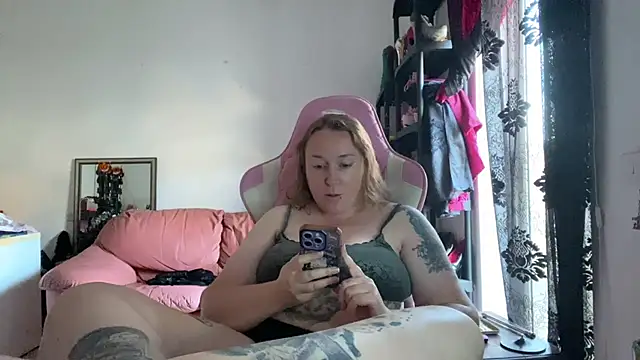 Kisicaxx - my huge boobs