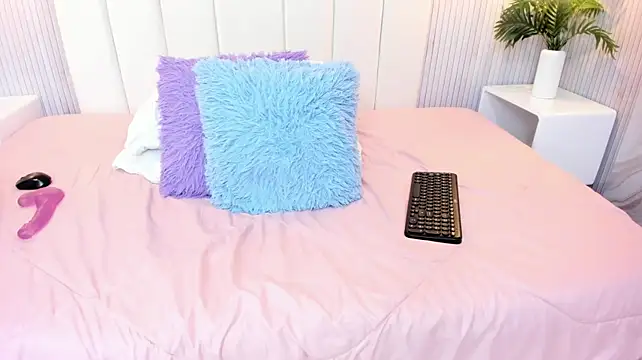 Arietta_skinny - Suck dildo + slap my face 🍒💦