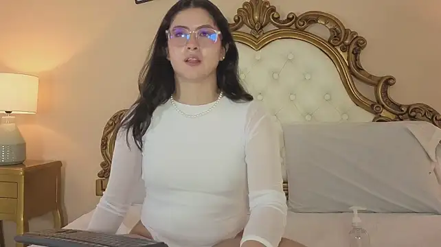 LiLLiAnderson - ⭐ Pinching my nipples