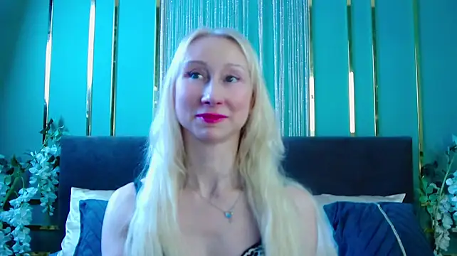 KissDreamm - 5 spanks on the ass in doggy style