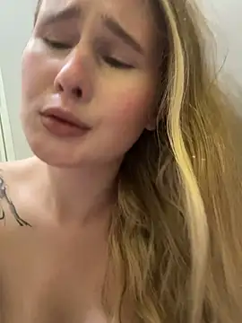 SiaLater - 👅Sabrns pussy while openg door in WC😱