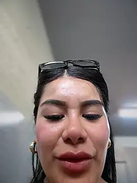 Issane_Peru - Off my pantys + show pussy in Uber