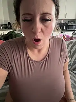 Poppyshaw_ - Boobs out 5 mins💋
