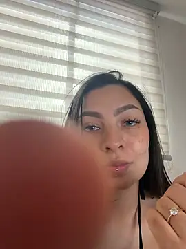 Eliz_hot5 - Show tits