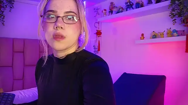 AlbaismynameX - NAKED