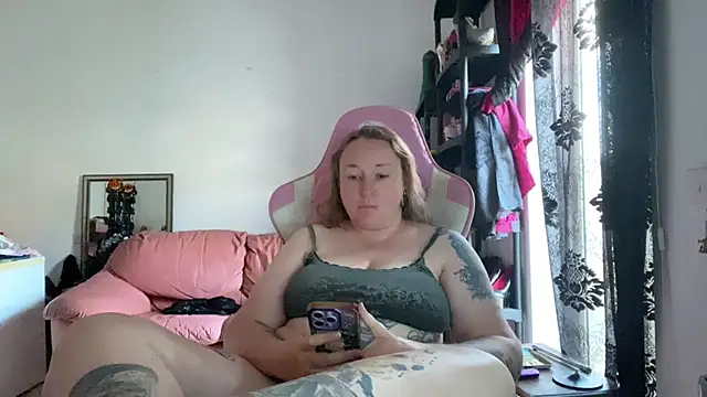 Kisicaxx - my huge boobs