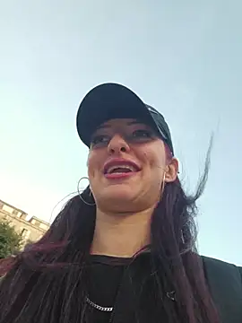 U_prolazu - Wear butt plug in public