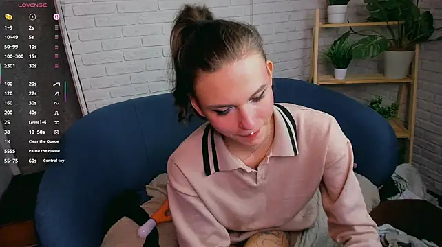 KellyStarlight - Fuck my pussy with a dildo up close