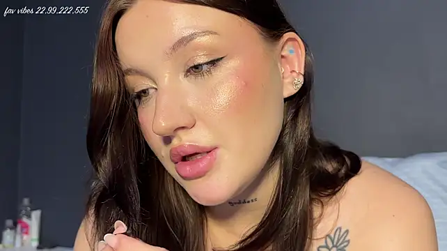 Elegant_curves - Pussy play + Tease pussy with dildo