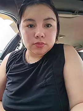 Lucy_blush - Flash tits +Pinching the nipple