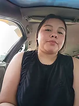 Lucy_blush - Flash tits +Pinching the nipple