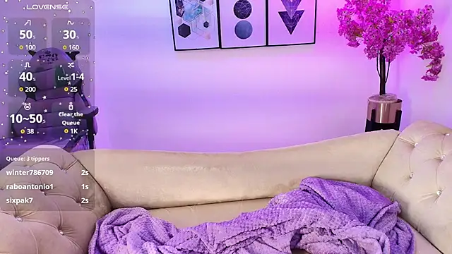 Maddie_T18 - Oil on ass + massage