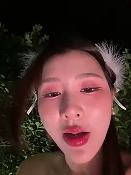 Nidekikibabe-2026 - 今晚小树林户外凸点炮机、羊刺圈强烈刺激喷水～今年仅此一日户外树林直播哦～