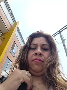 Laura-Hernandez - Shaking breasts in public