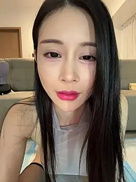 Yiyi_3523 - 无美颜直播，很久不见，会开票