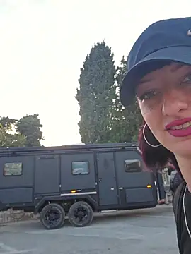 U_prolazu - Wear butt plug in public