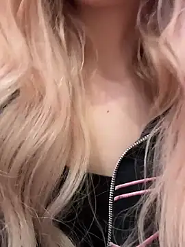 Melissa_grr - NO PANTIES in BURGER KING