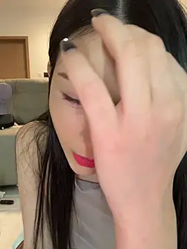 Yiyi_3523 - 无美颜直播，很久不见，会开票
