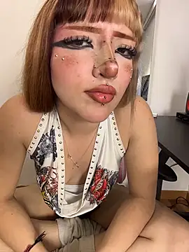 CHWOONIE - show boobs