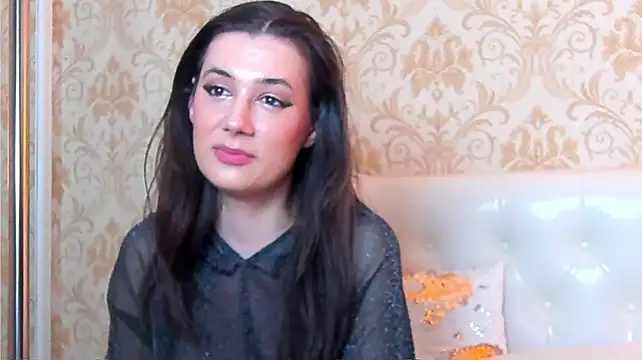 JuliaHunts - Topless Tease !