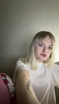 LizzettMorty - Playful lipstick👅
