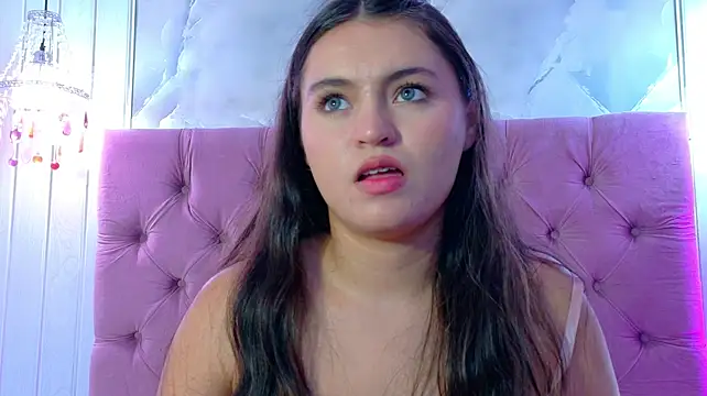 Gabby-Sweet - Two fingers inside pussy
