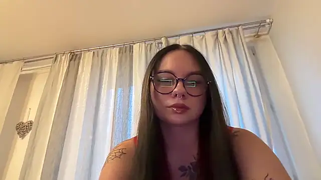 CuteBunnyxox - głęboki lodzik na dildo aż się popła🥵😈