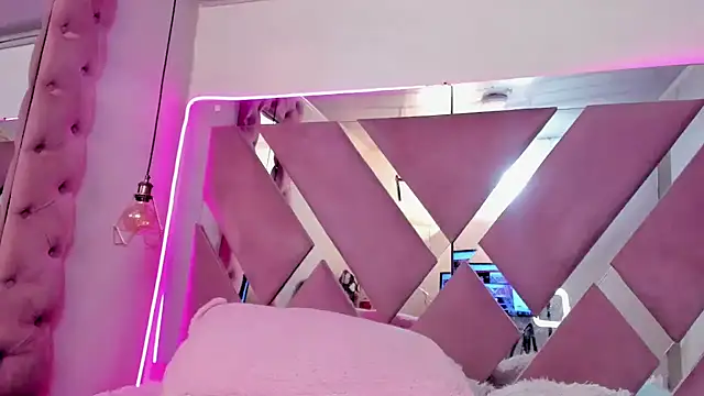 Luisamorety - Three fingers in pussy