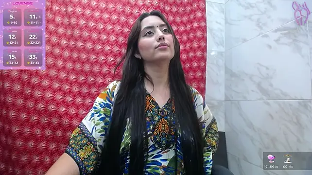 Taahiira - SHOW PUSSY
