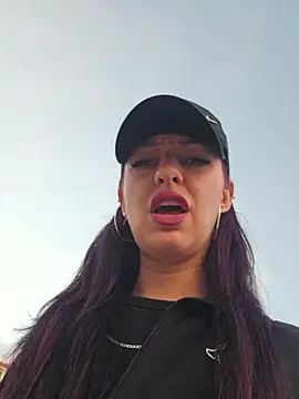U_prolazu - Wear butt plug in public