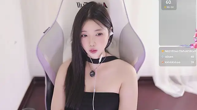 Kitty_baby77 - 完成任务 内裤含嘴里M腿5分钟 最后一个完成的控制黑牛5分钟